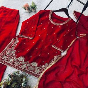 Conjunto de Kurta y Palazzo para Mujer VASTRA COTTAGE con Bordado de Lentejuelas, Micro Dupatta Elegante para Fiestas y Eventos - Product Image 2
