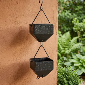 Chaîne de pluie décorative en aluminium martelé, attrape-eau suspendu pour jardin, drainage extérieur, aménagement paysager rustique et architectural - Product Image 3