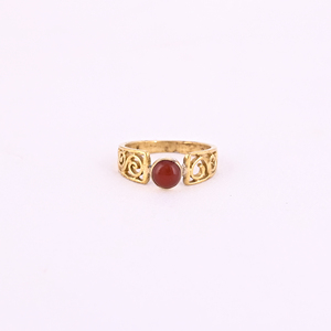 Anillo Moderno de Latón Chapado en Oro con Detalles en Espiral para Mujer, Multi-Ocasión - Product Image 1