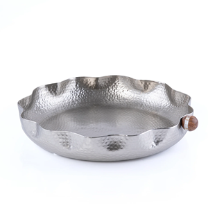 Bol de service en aluminium écologique de luxe pour la décoration de cuisine moderne, offrant une construction durable et un attrait esthétique pour le service. - Product Image 2