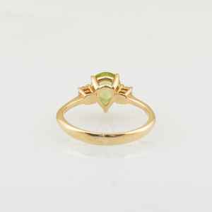 แหวนหมั้นเพอริดอทสีเขียว เงินแท้ 925 ชุบทอง 14K รูปทรงลูกแพร์ พลอยแท้รับรองคุณภาพ ของขวัญ - Product Image 4