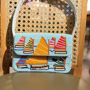 Bolso de Mano Casual Duradero con Asa de Cuentas Multicolor y Cristales de Lujo Hechos a Mano en India - Product Image 3