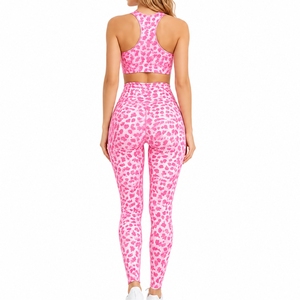 Ensemble de yoga personnalisé pour femmes, vêtements de yoga personnalisés, tissu extensible, coupe confortable, leggings taille haute de qualité supérieure, ensemble de yoga - Product Image 2