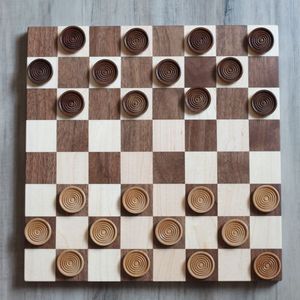 Jeu d'échecs en bois écologique fait main, portable, pour les voyages, jeux de société, ensemble d'échecs en bois haut de gamme gravé sur mesure, cadeaux d'entreprise B2B - Product Image 1