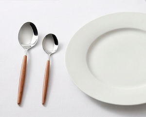 Ensemble de couverts à manche en bois avec finition miroir en acier inoxydable, passe au lave-vaisselle, design minimaliste pour la table de cuisine - Product Image 2