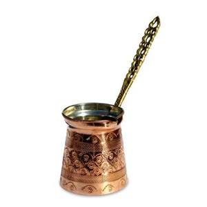 Cafetière classique du Moyen-Orient, Cezve turque, fabriquée en métal durable avec gravure détaillée et poignée allongée - Product Image 3