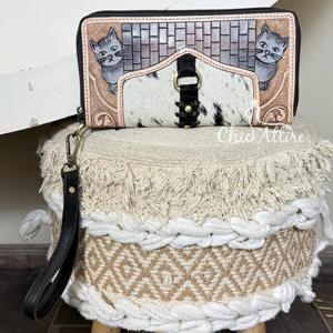 กระเป๋าสตางค์หนังวัวแท้ลายแมว งานแฮนด์เมด พร้อมซิป หนังแกะสลักลายมือ ดีไซน์ทันสมัย กระเป๋าคลัทช์สำหรับสุภาพสตรี เหมาะสำหรับเป็นของขวัญ - Product Image 1