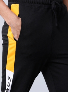 Pantalones Deportivos Negros de Algodón para Hombre con Franja Lateral Amarilla, Cordón Ajustable, Cintura Elástica, Estilo Casual, Logotipo de la Marca en la Pierna Izquierda, para Invierno - Product Image 5