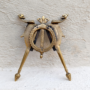 Couteau à noix en laiton vintage avec deux paons, artisanat indien, briseur de noix de supari Sarota, outil de coupe traditionnel en laiton - Product Image 5