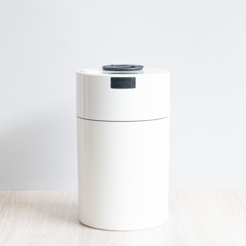 สีขาวล้วน