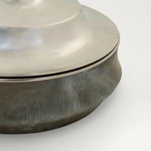 Elegante olla térmica de resina y acero inoxidable con tapa plateada satinada - Product Image 3