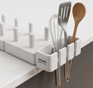Elegante Soporte de Metal Blanco para Platos, en Metal Resistente con un Diseño Moderno y Elegante, Perfecto para Exhibir en la Mesa de la Cocina o Restaurante - Product Image 3