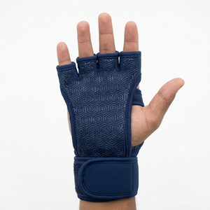Gants de Cross-Training en Néoprène Synthétique Premium à Demi-Doigts avec Prise Renforcée, Soutien Paume et Poignet, pour Musculation et Logo Personnalisé - Product Image 3