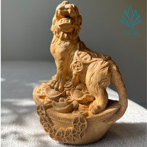 Estatua de Lujo Hecha a Mano del Zodíaco Asiático, Decoración Feng Shui de Agarwood, Estatua de Tigre para Mesa, Escultura Animal de Vietnam - Product Image 1