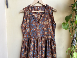 Vestido largo de algodón indio con estampado floral vintage y bordados, estilo túnica de verano, hecho a mano con técnica de bloques, a precio de fábrica. - Product Image 3