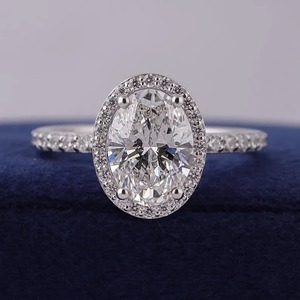 Anillo de Compromiso con Halo de Diamantes Cultivados en Laboratorio, Certificado por IGI, Ovalado, de 1 a 4 Quilates, Platino 950, Joyería Elegante y Sostenible, Diseño Atemporal - Product Image 1