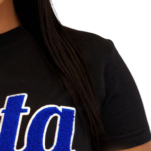 T-shirt en chenille noir Zeta Phi Beta pour femme, avec inscription Zeta, lettres grecques, broderie de la sororité, t-shirt décontracté - Product Image 2