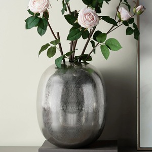 Vase de table moderne en acier inoxydable, pièce décorative artisanale pour la décoration de la maison et des mariages - Product Image 1