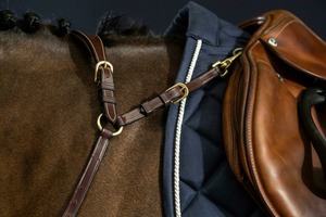 Accessoires d'équipement équestre en cuir de haute qualité avec coutures fines, harnais anatomique réglable pour cheval - Product Image 2