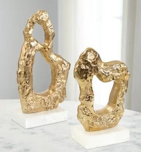 Escultura Metálica Abstracta Moderna en Dorado, Forma Irregular, Pieza de Arte Decorativa para el Hogar, para Exhibición en Mesa de Sala de Estar - Product Image 2
