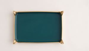 Plateau de service rectangulaire décoratif en métal émaillé vert sarcelle foncé avec bordure dorée en forme de corne, idéal pour le salon, les boissons et les aliments. - Product Image 2