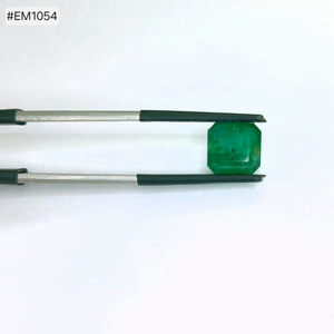 Esmeralda Premium Zambiana Octogonal de 5.04ct, Color Verde Intenso, Gema Suelta de Alta Calidad, Ideal para Anillos y Diseños de Joyería Audaces - Product Image 1
