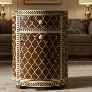 Mesa hexagonal de madera tallada disponible a precios de mayorista. Mesa auxiliar con incrustaciones de hueso en acabado blanco disponible a precios de mayorista. - Product Image 4