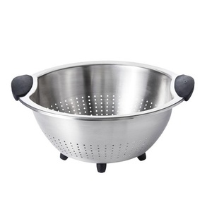 Coladores de metal de calidad garantizada que permiten manipular con facilidad alimentos pesados como pasta, patatas y verduras. - Product Image 5