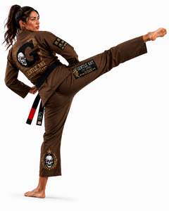 Kimono de BJJ pour femmes, marron, 100% coton, durable, broderie et patchs personnalisés, coupe régulière, vêtements d'arts martiaux pour adultes - Product Image 3