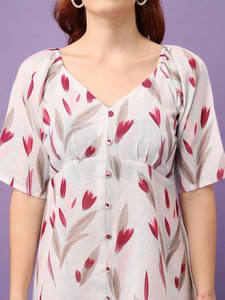 Vestido Midi Formal de Verano para Mujer, Ecológico, con Estampado Floral Blanco, Cuello en V, Manga Tres Cuartos, Corte en A y Dobladillo con Volantes - Product Image 4