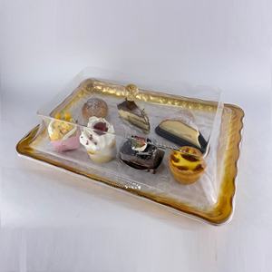 Plateau de service rectangulaire doré en acrylique avec couvercle - Product Image 4