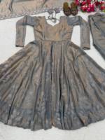 Nouvel ensemble tendance de designer en soie brodée lourde, longueur cheville, séchage rapide, avec dupatta, pour femme, idéal pour les fêtes et mariages, réversible