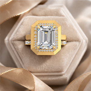 แหวนหมั้นและแต่งงานทรงเหลี่ยมประดับเพชรโมอิสซาไนต์ทรงเอเมอรัลด์คัท ทองคำขาว 14K ดีไซน์วินเทจทันสมัยสำหรับผู้หญิง - Product Image 1