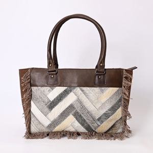 Sac de voyage en cuir de vachette pour femme, sac fourre-tout pour le week-end - Product Image 1