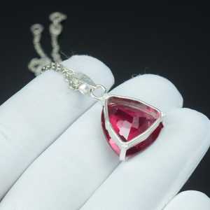 Pendentif en rubis rouge impeccable taille triligne en argent sterling 925, cadeau bijou pierre de naissance de juillet - Product Image 2