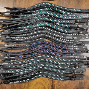 สายรัดคิ้วหนังม้าสีดำแบบพกพาสายรัดคิ้วคริสตัลสีฟ้าและสีชมพูจากหินดีไซน์แบบ Vel Cro - Product Image 4