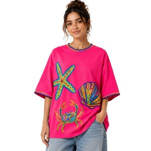 เสื้อยืดโอเวอร์ไซส์สีชมพูสดใส พิมพ์ลายมหาสมุทรหลากสีสัน สไตล์ลำลอง ผ้าฝ้าย สตรีทแวร์ ใส่สบายช่วงฤดูร้อน ทรงหลวม รับผลิตตามแบบ OEM ODM ขายส่ง - Product Image 1