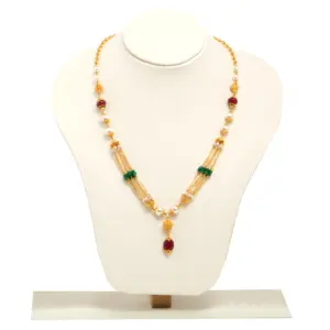 Collier en perles dorées et orné de perles avec des accents rouges et verts, bijoux ethniques élégants pour femmes - Product Image 1