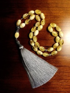 Perles de prière islamiques en pierre faites à la main (Tasbih/Dhikr) – Élégantes jaunes/dorées pour les prières quotidiennes – Cadeau religieux haut de gamme pour musulmans – Inde - Product Image 1