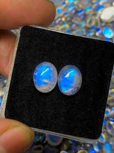 มูนสโตนสีขาวรุ้งรูปไข่คู่ แสงบลูแฟลช คาโบชอง พลอยหลวม ขนาด 6x4 มม. ถึง 10x14 มม. สำหรับทำเครื่องประดับ - Product Image 6