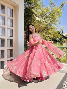 ชุดเดรสผ้าไหมสุดอินเทรนด์ชุดชาราราพร้อมลำดับลำดับและนักออกแบบ Dupatta-คอลเลกชันงานแต่งงานและงานรื่นเริง - Product Image 4