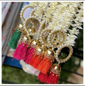Guirlande de fleurs artificielles de jasmin et de mogra faites à la main, bracelets de perles, pompons en plastique et métal écologiques, pour mariage traditionnel et décoration intérieure - Product Image 3