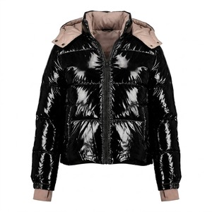 Veste matelassée noire pour femme avec capuche amovible, manteau d'hiver épais et chaud, vêtement d'extérieur décontracté, fermeture éclair sur toute la longueur des manches - Product Image 1