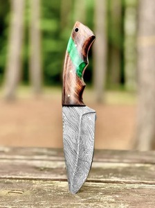 Couteau de chasse artisanal sur mesure en acier Damas, manche bois et résine, lame droite pointe clip, 9 pouces de longueur totale, couteau de camping en cuir - Product Image 2