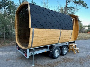 Sauna Móvil Montada <span class=keywords><strong>en</strong></span> Remolque, Sauna de Barril de Madera Oscura Resistente a la Intemperie con Chimenea y Escalera para Glamping y Eventos - Product Image 3