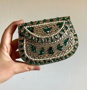 Pochette de Soirée Traditionnelle en Métal Kundan Perlée, Sac à Main en Laiton Orné de Pierres pour Mariage, Mariée Royale et Soirées - Product Image 3