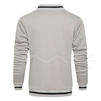 Survêtement athlétique pour homme, tissu léger et durable, parfait pour la course à pied, l'entraînement, la salle de sport et les activités sportives en plein air.