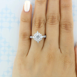 Anillo de Compromiso de Oro Blanco con Halo de Estrella Redonda y Diamante Cultivado en Laboratorio - Product Image 2
