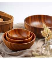 Bol de service en bois naturel artisanal, conçu pour des repas quotidiens élégants et pratiques