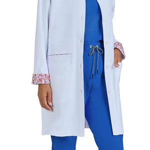 Batas de Enfermera para Mujer, Venta al por Mayor OEM, Personalizadas, de Alta Calidad, Diseño Moderno, Elegantes, Sin Costuras, para Todas las Temporadas - Product Image 2